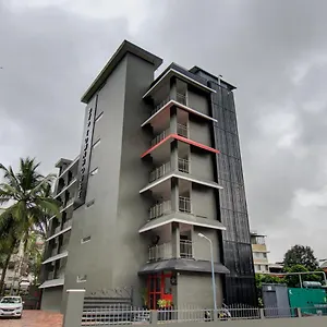 Oyo Townhouse 061 Gcda Kakkanad Signal Hotel